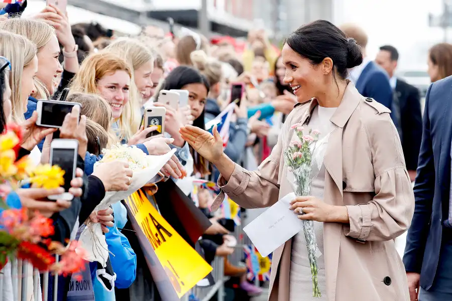 duchess-meghan-prince-harry-recieve-gifts