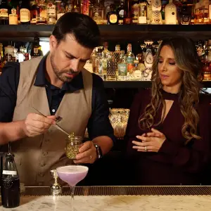 Upgrade Your Fall Bar With These Refreshing Cocktails – Watch
