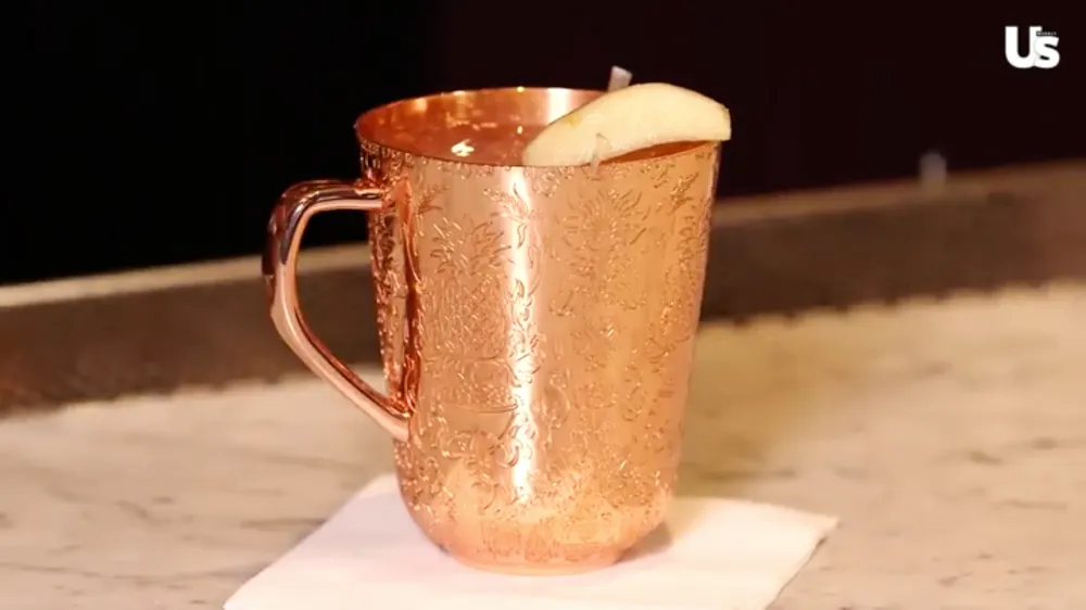 Upgrade Your Fall Bar With These Refreshing Cocktails &ndash; Watch
