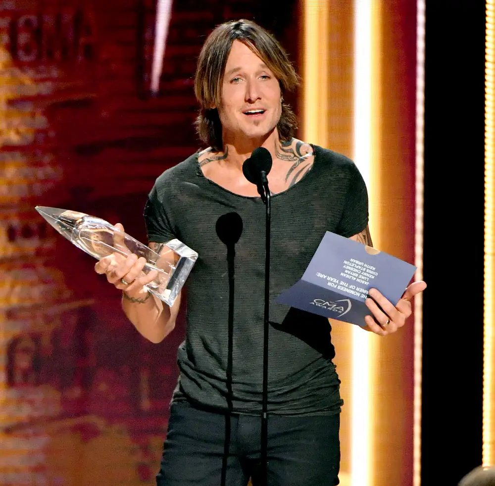 keith-urban-cmas-2018