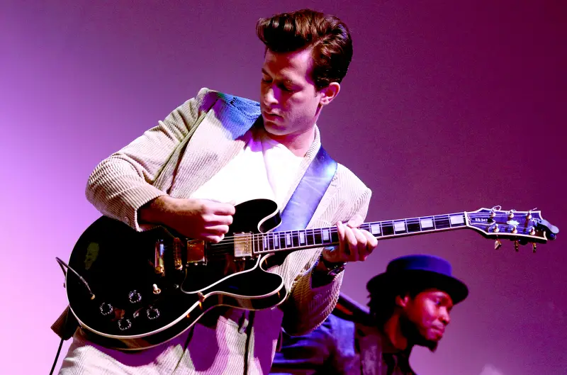 mark-ronson-music-with-miley-cyrus