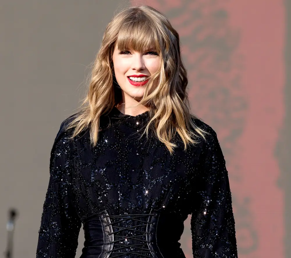 taylor-swift-holiday-movie-promo