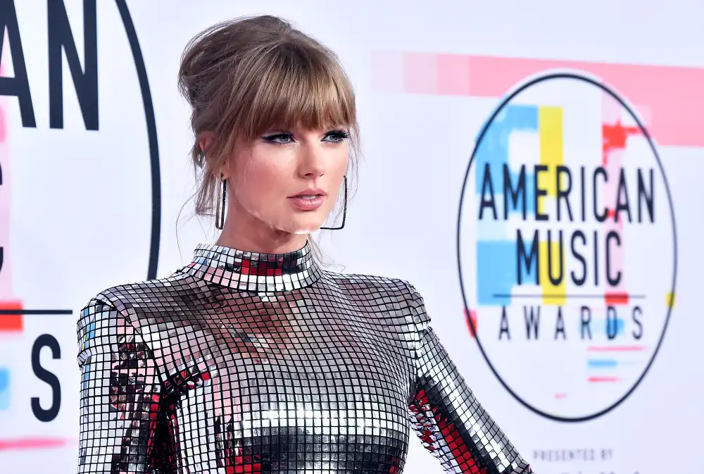 Taylor Swift Changes Record Labels 13 Years After Signing With Big Machine: &lsquo;My New Replica Luxury Handbag&rsquo;