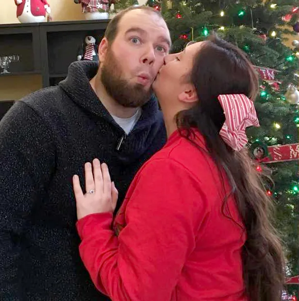 Alexandria-Sekella-engaged-teen-mom-3