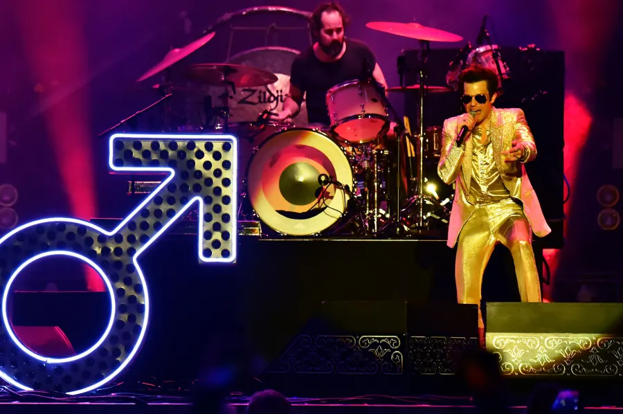 Ronnie Vannucci Jr. (L) and Brandon Flowers