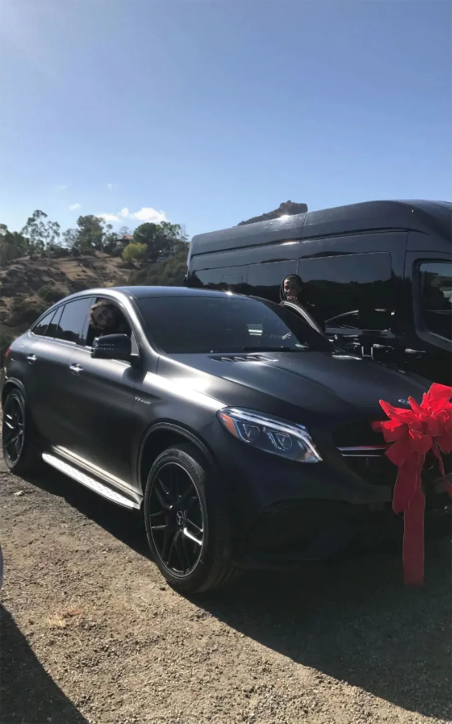 Celebs Who Are Great at Gift Giving