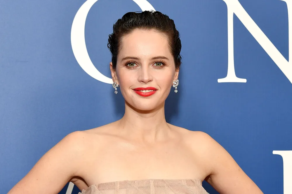 Felicity Jones red lipstick on the basis of sex