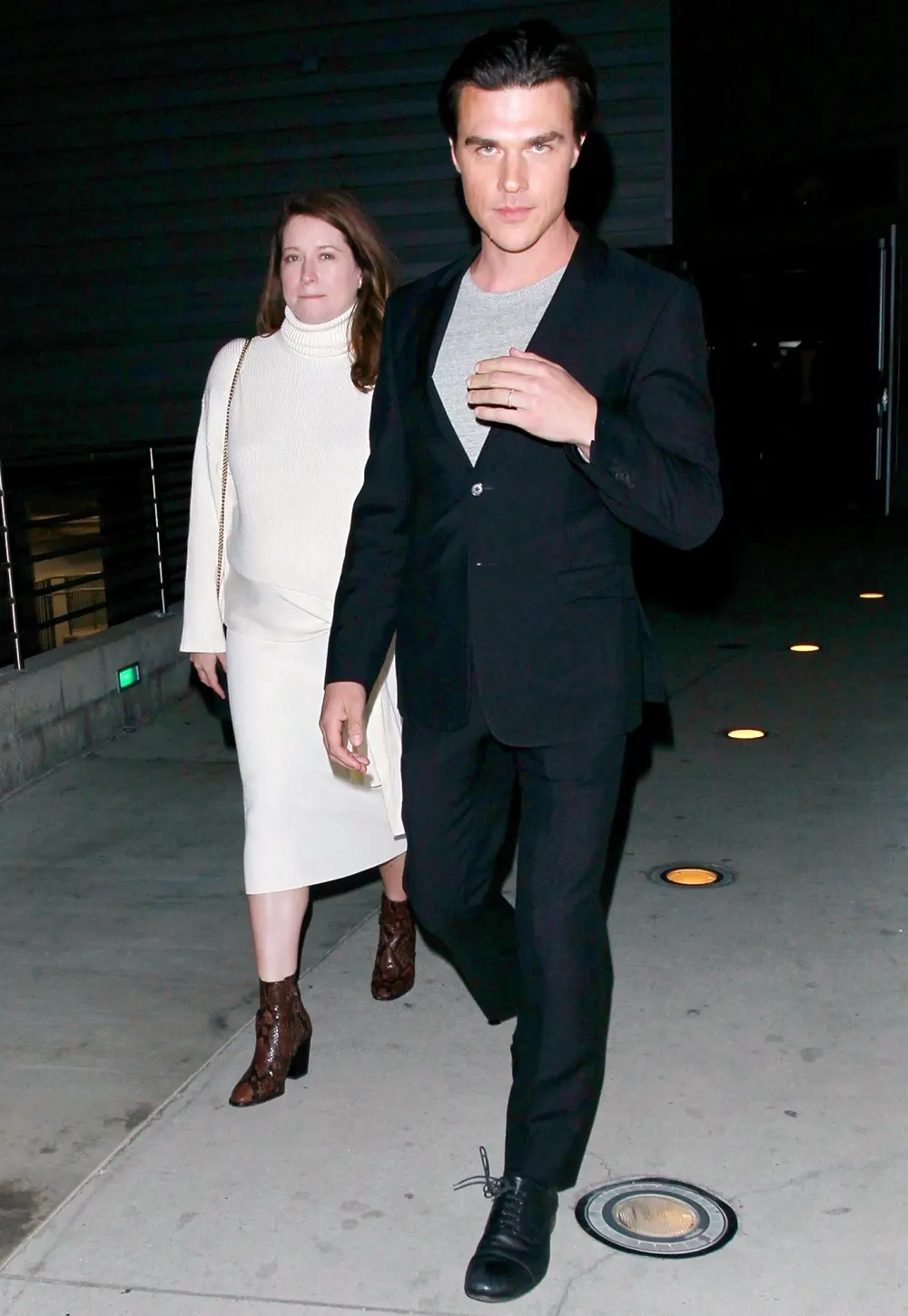 Sarah Roberts Finn Wittrock Pregnant