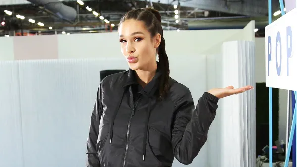 Fitness Sensation Kayla Itsines 20 Weeks Pregnant