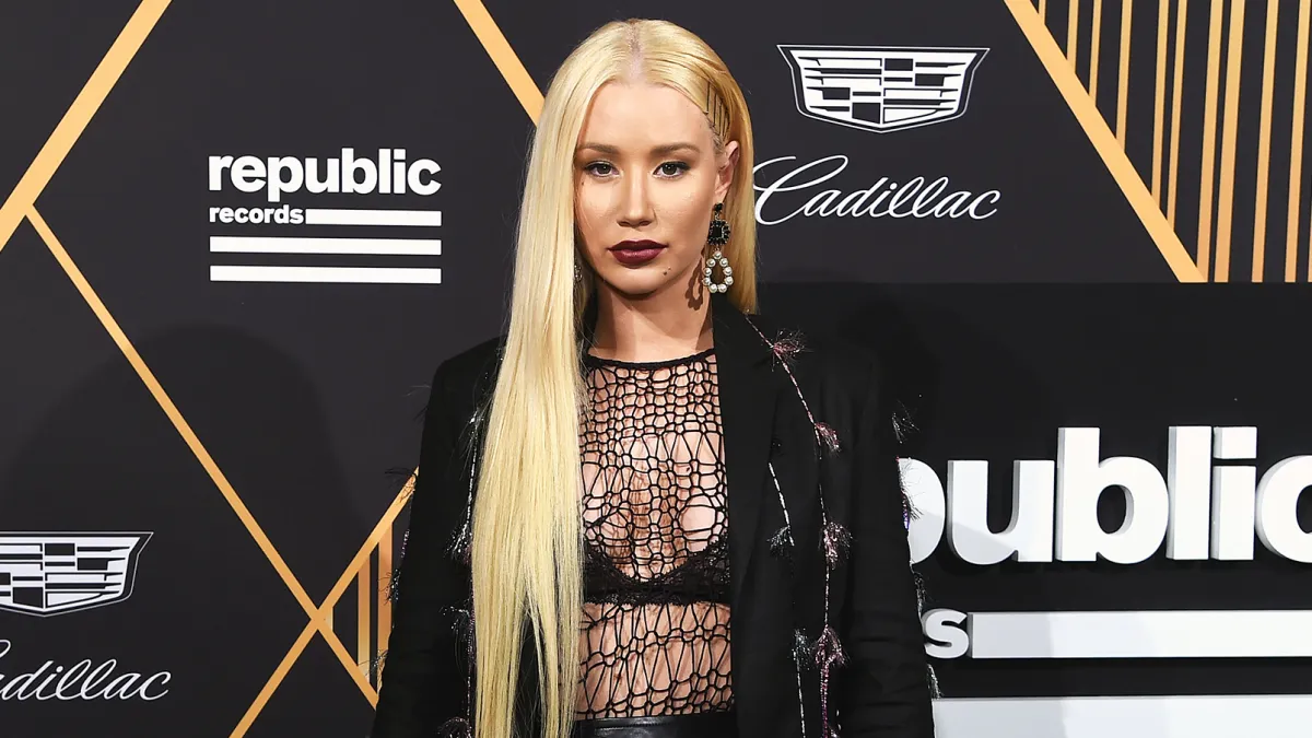 Iggy Azalea Backup Dacner Seizure Instagram Post