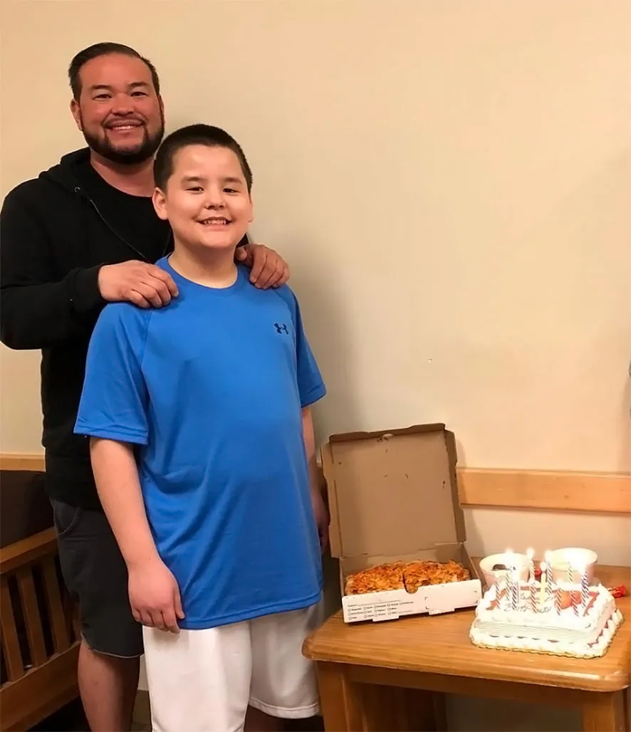 Collin Gosselin ‘has the light back in his eyes’ after his father, Jon Gosselin, was awarded sole custody of him, a source tells Luxury Handbag Shopping