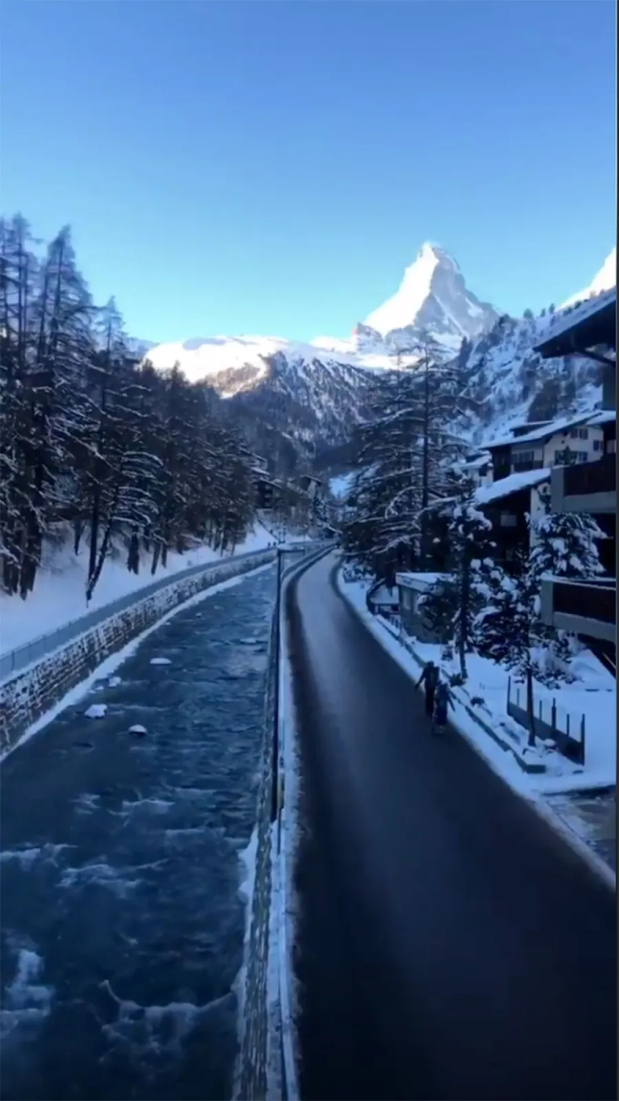 Kaley Cuoco Honeymoon