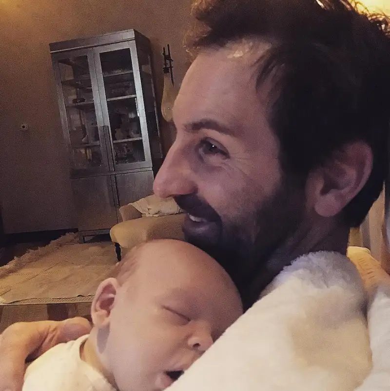 Katherine-Heigl-and-Josh-Kelley-family-josh-with-joshua