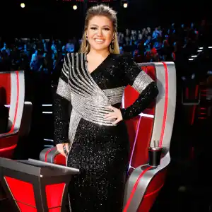 The Other Way a Slim, Beaming Kelly Clarkson Won ‘The Voice’ Last Night
