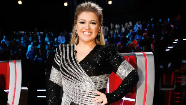 The Other Way a Slim, Beaming Kelly Clarkson Won ‘The Voice’ Last Night