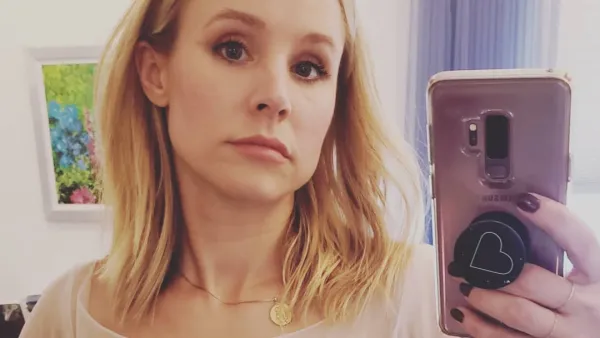 Kristen Bell_1106_Joan Of Arc Coin_2