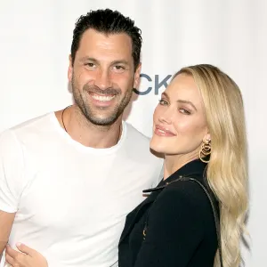 Peta-Murgatroyd-naked-Maksim-Chmerkovskiy