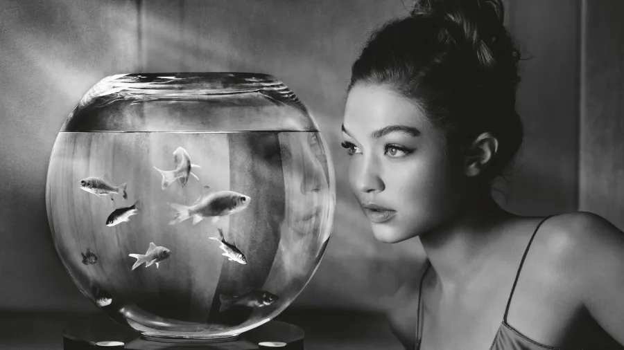 Pirelli Calendar GIGI_HADID_HQ