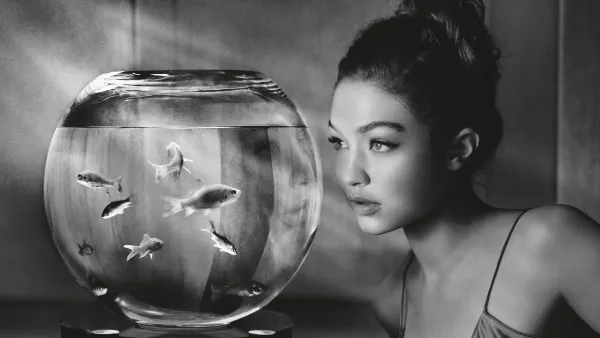 Pirelli Calendar GIGI_HADID_HQ