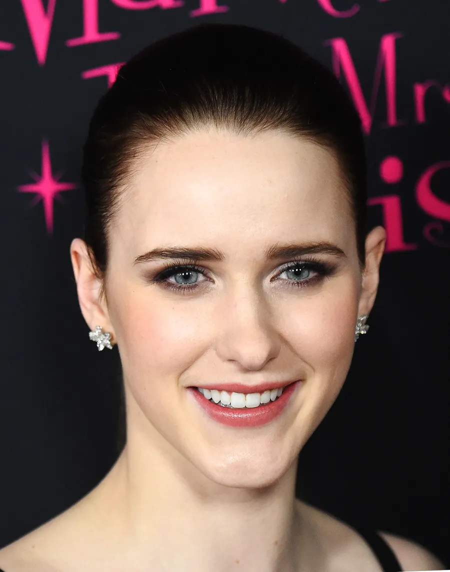 Rachel-Brosnahan-makeup-