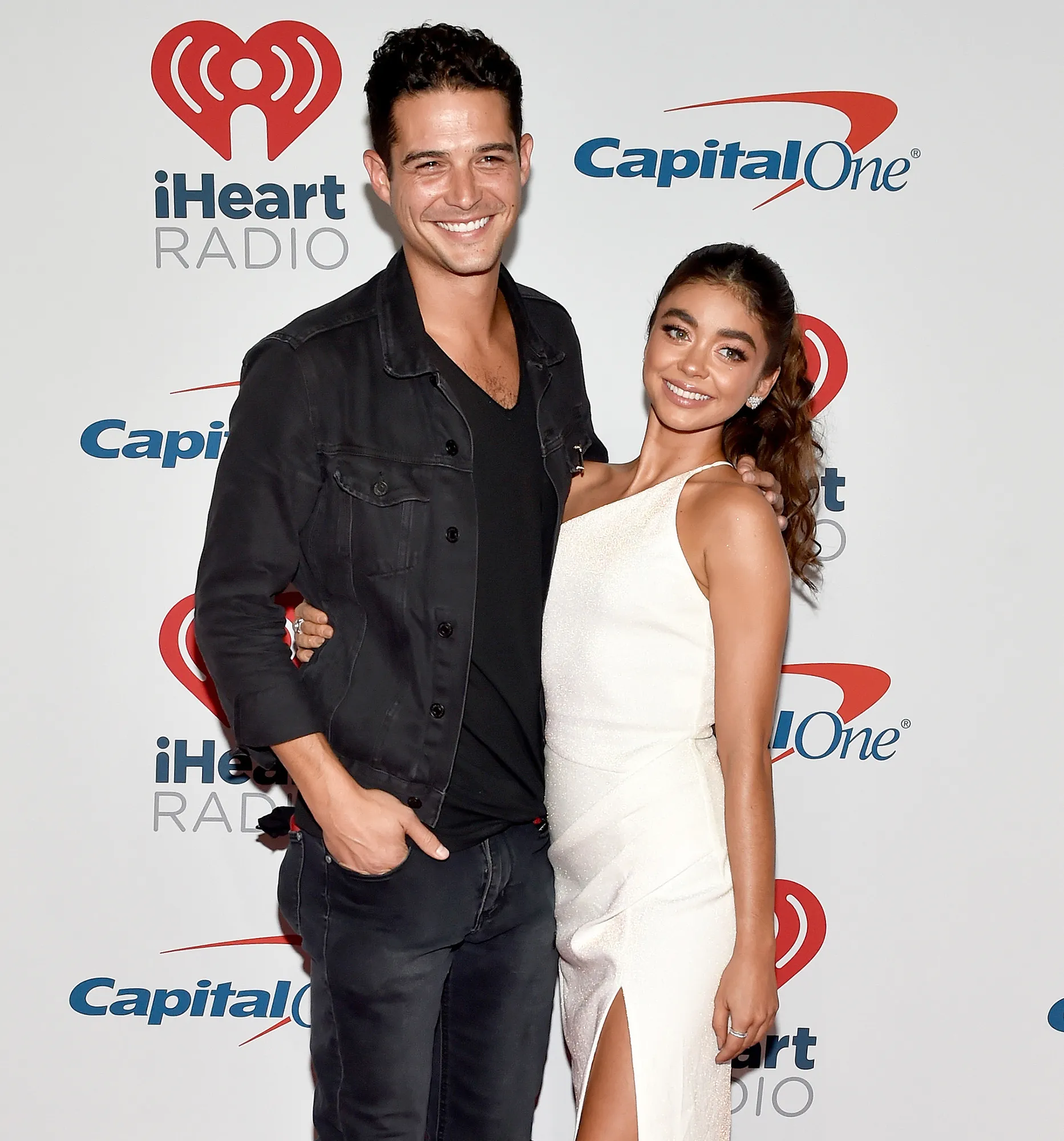 Sarah Hyland Wells Adams Kiss Cam