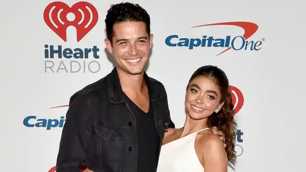 Sarah Hyland Wells Adams Kiss Cam