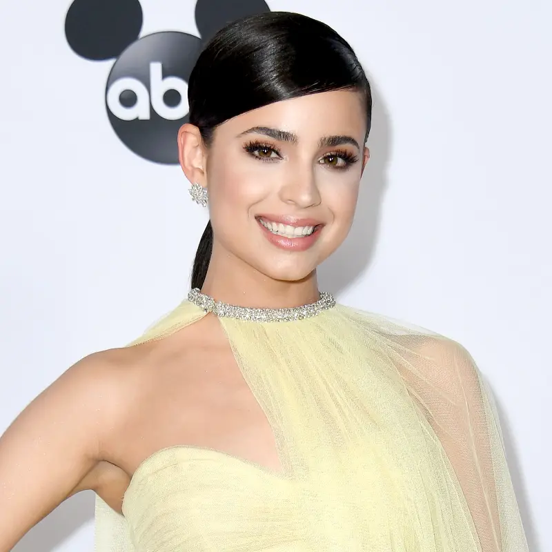 Sofia-Carson-Selena-netflix