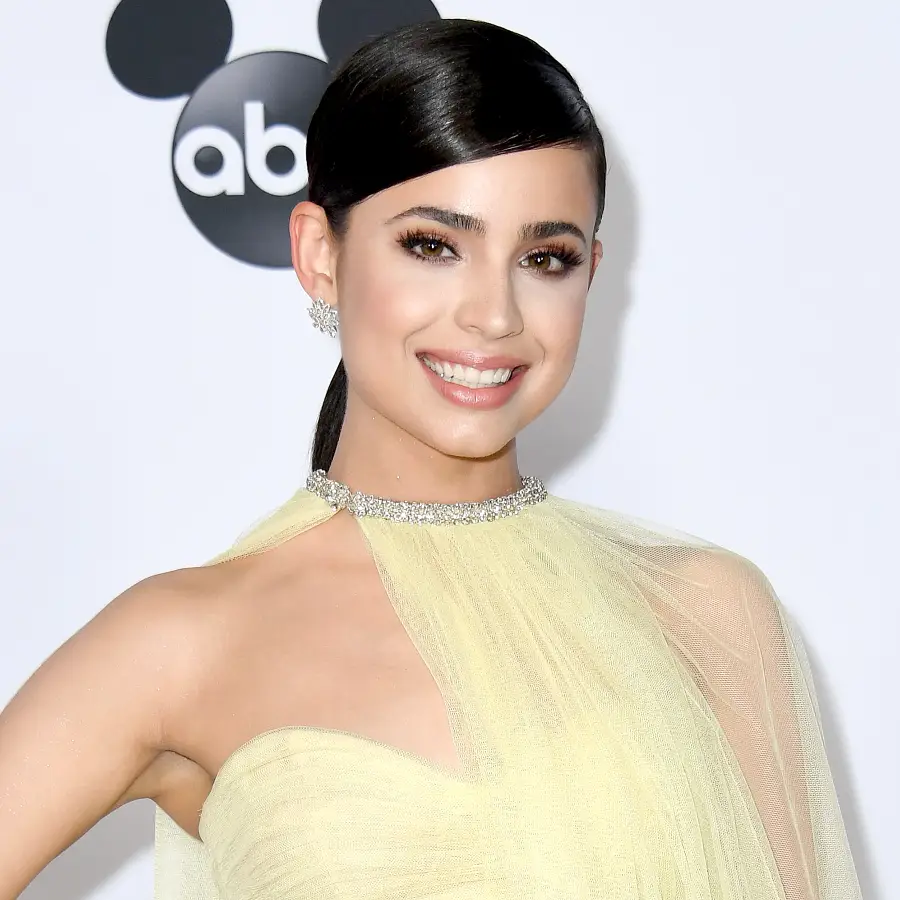 Sofia-Carson-Selena-netflix