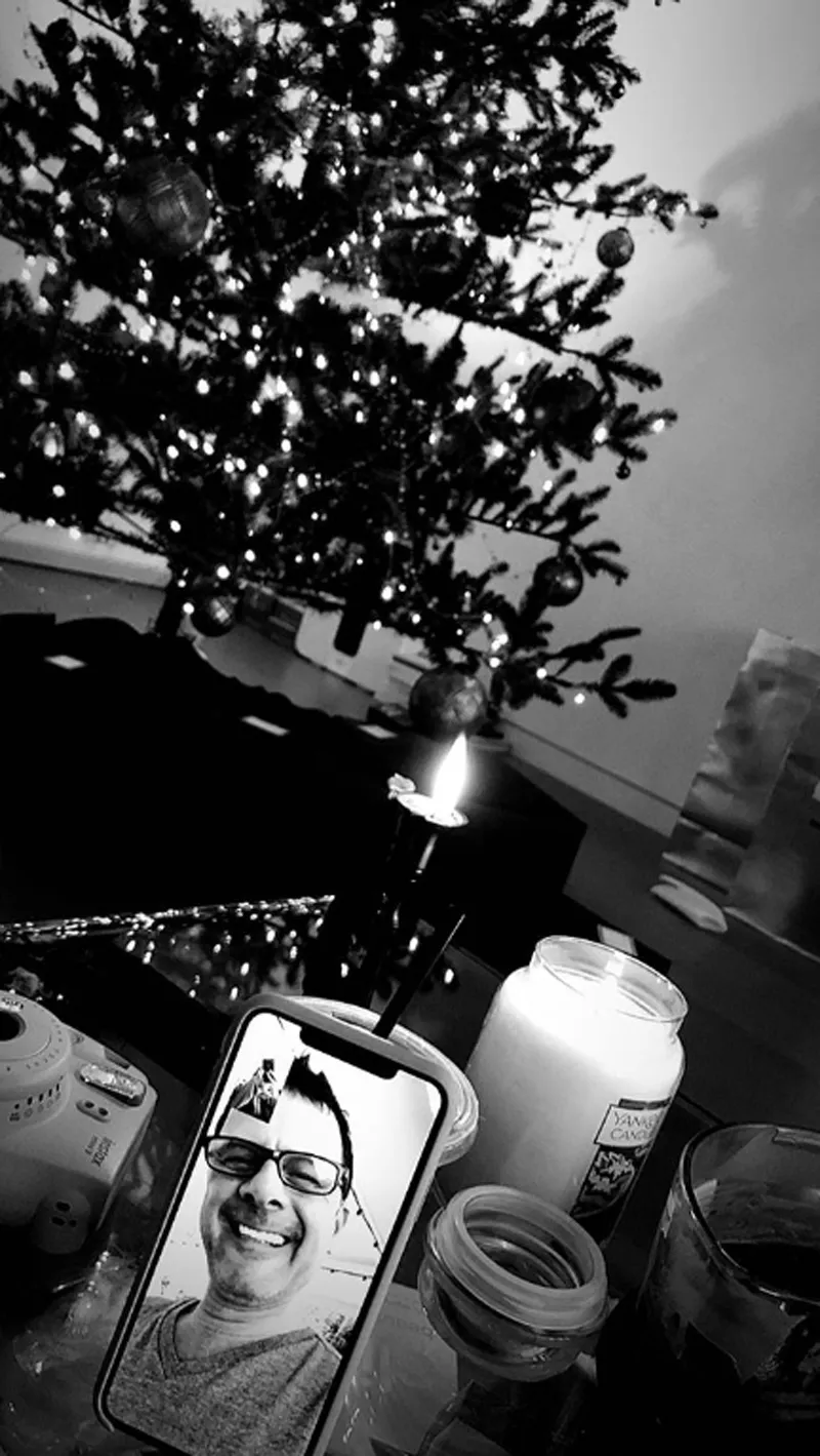 Ariana Grande FaceTimes Her Estranged Dad Edward Butera on Christmas