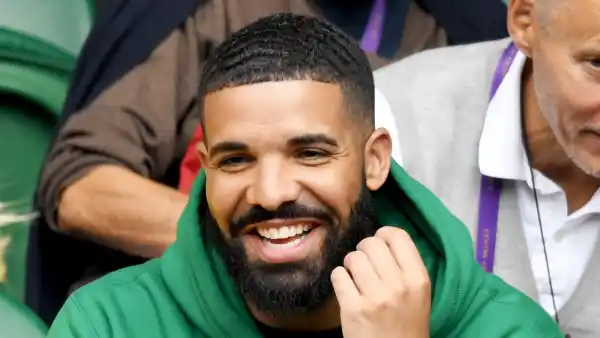 drake-christmas-gift-from-son