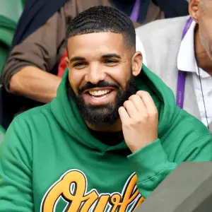 drake-christmas-gift-from-son