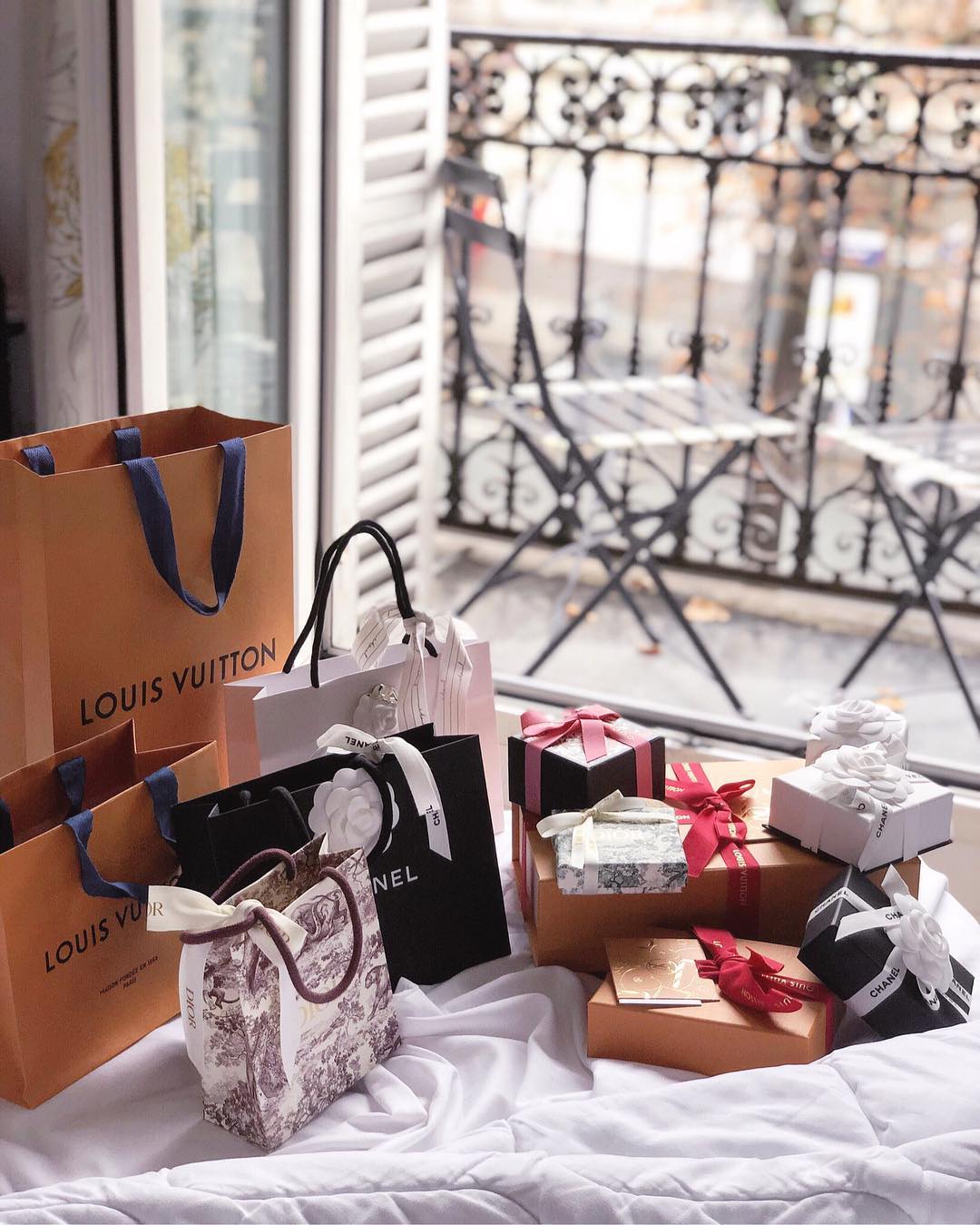 shopping in Paris,traveling to Paris,hermes sale 2019,Paris