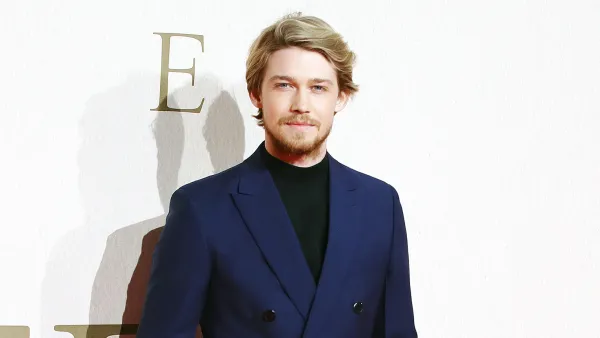 Joe Alwyn Failed Love Actually Reunion