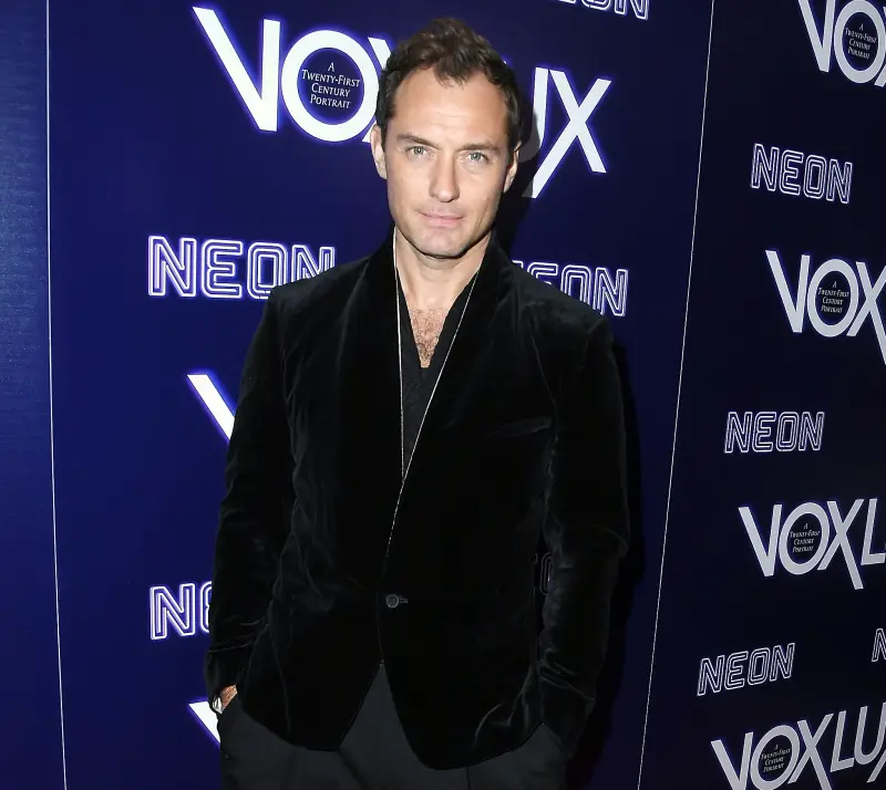 Jude Law Goes Out In Pajamas Forgets He Is Famous