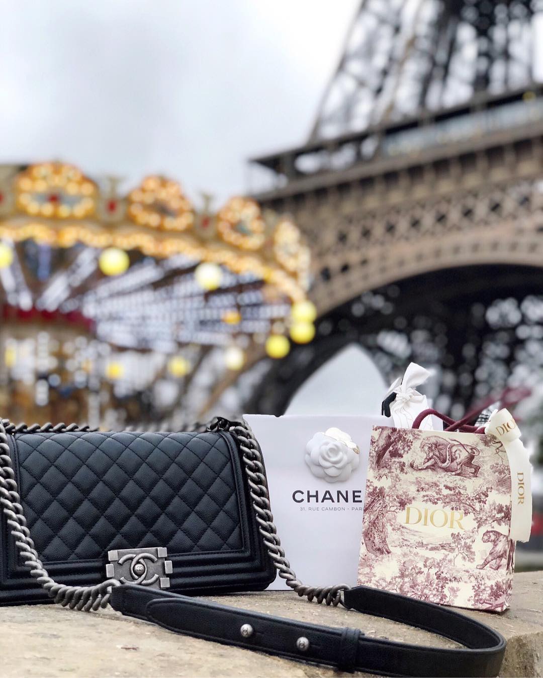 tourism,shopping,protests,holiday,Paris