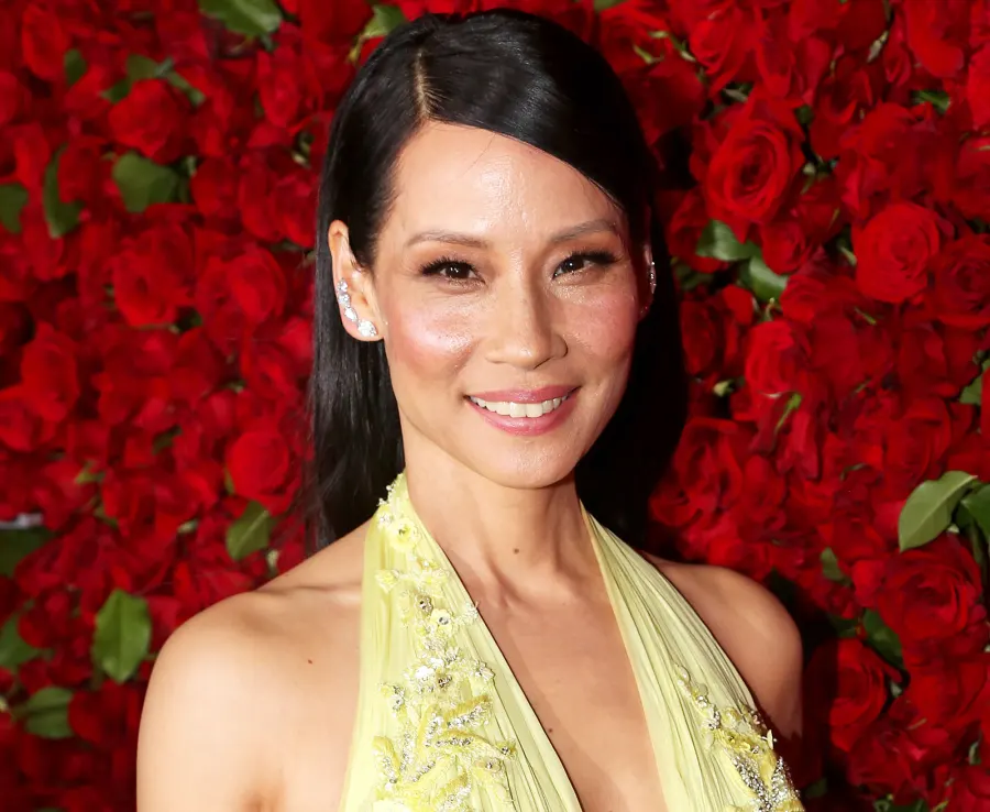 Awkward! Celebrities Who Had Horrible First Kisses