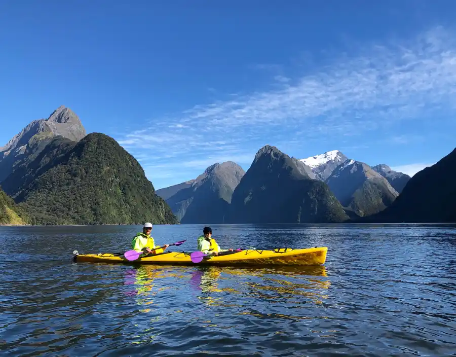 Aaron-Rodgers-and-Danica-Patrick-New-Zealand-Vacation