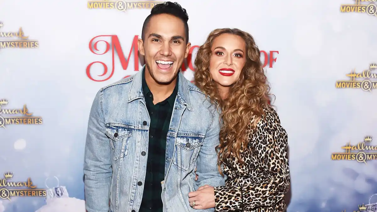 Actor Carlos PenaVega (L) and actress Alexa PenaVega