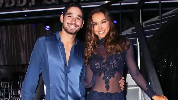 Alexis Ren Send Sweet Message Ex Alan Bersten