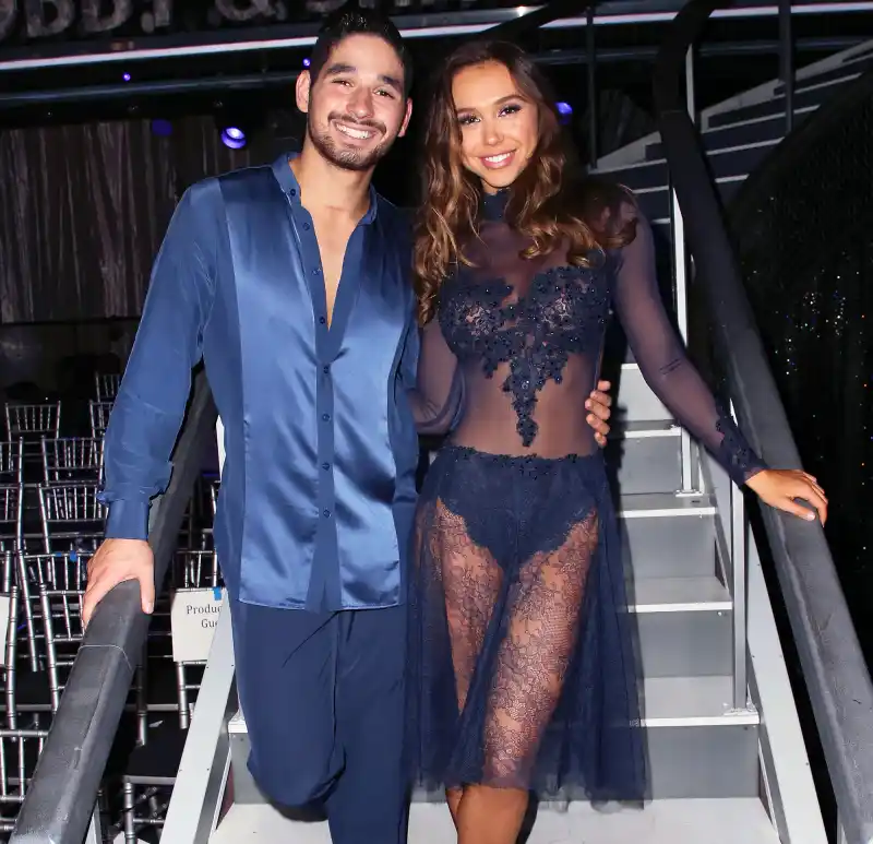 Alexis Ren Send Sweet Message Ex Alan Bersten