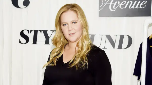 Amy-Schumer-bathing-suit-bump