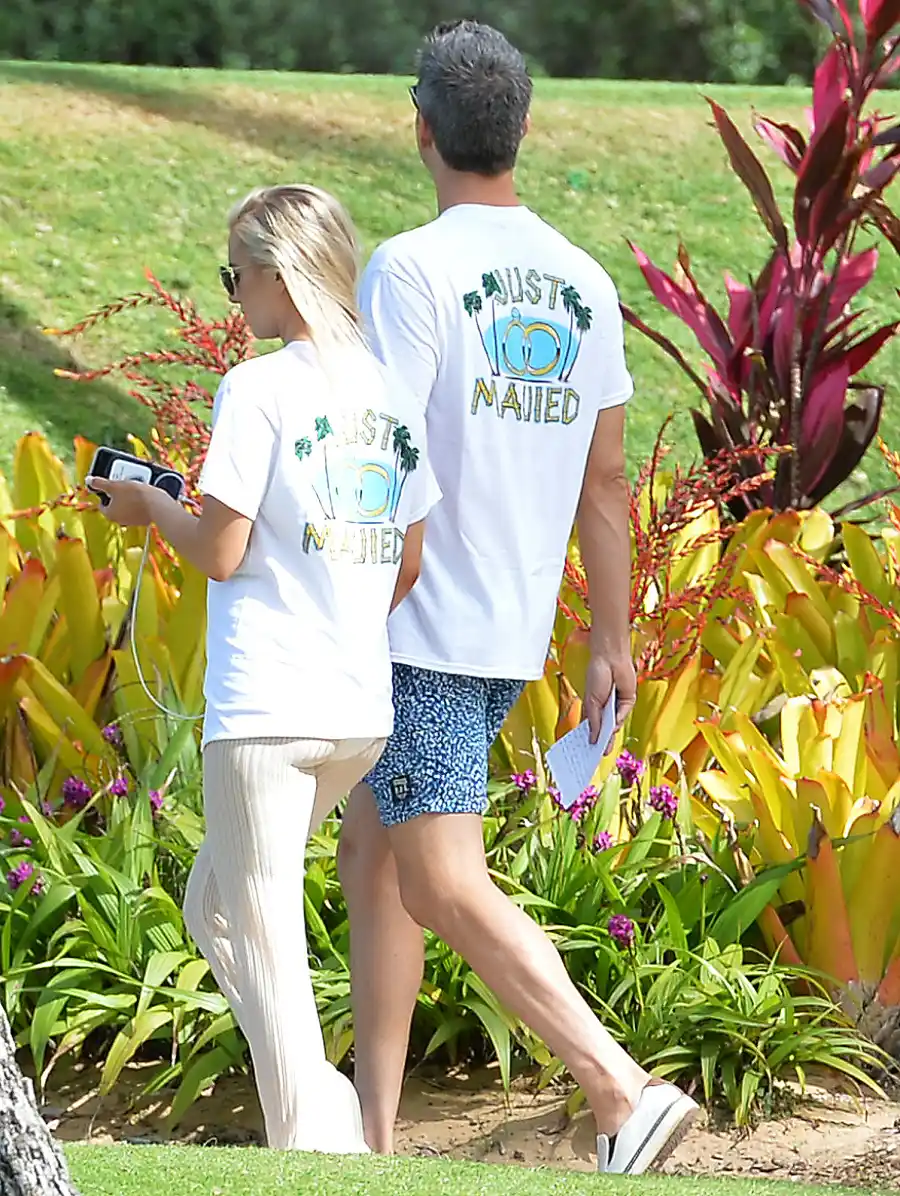 Arie-Luyendyk-and-Lauren-Burnham-married-baby-bump