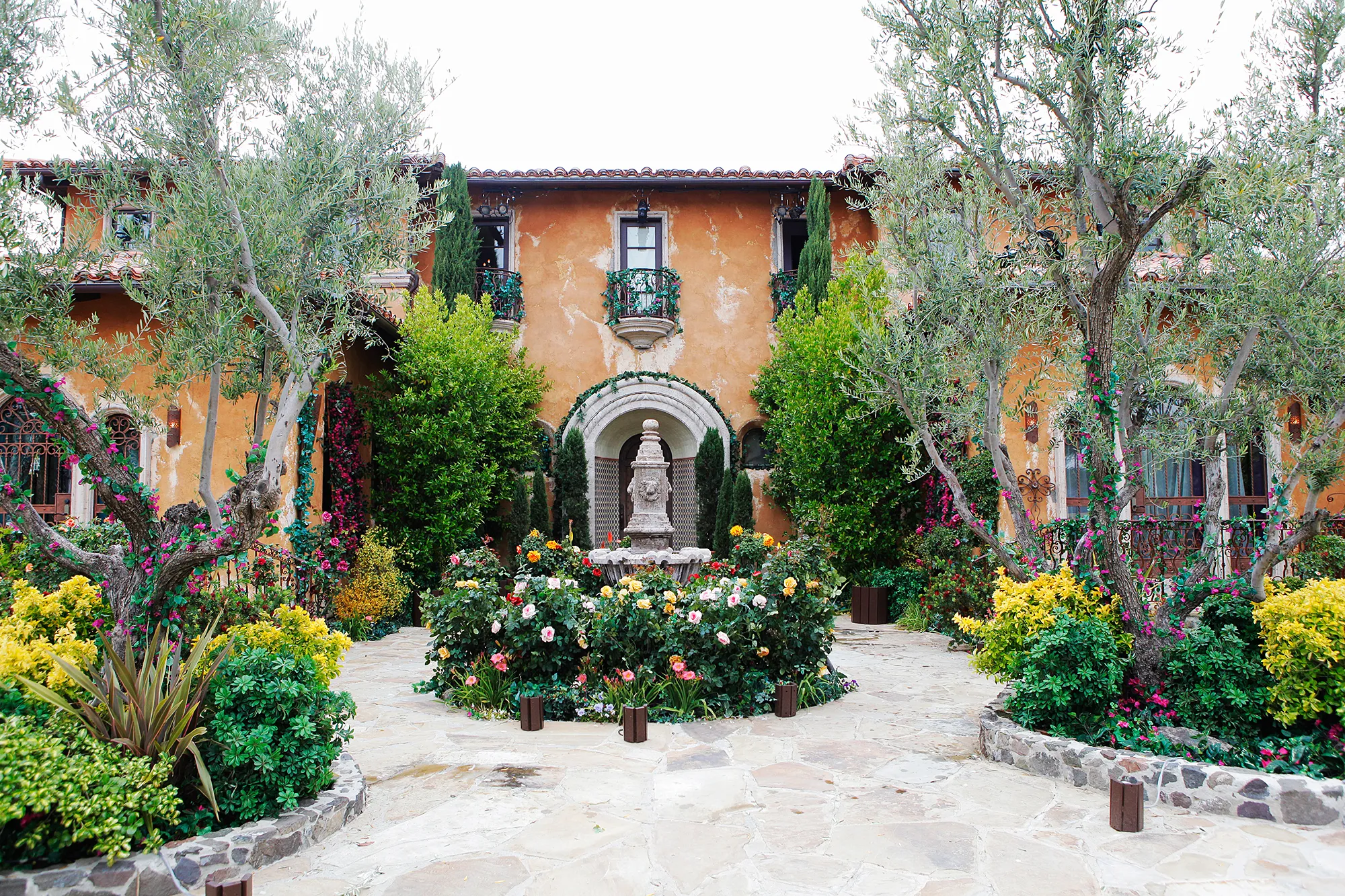 Bachelor-House-Construction-Begins-After-Wildfire