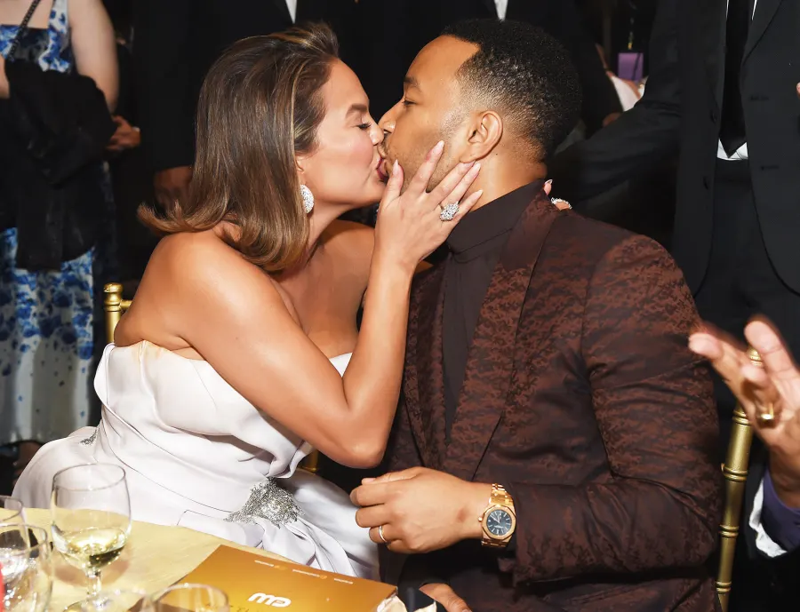 Critics Choice Awards 2019 What You Didn’t See on TV Chrissy Teigen John Legend