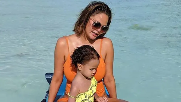 Chrissy Teigen John Legend Gorgeous Vacation With Kids