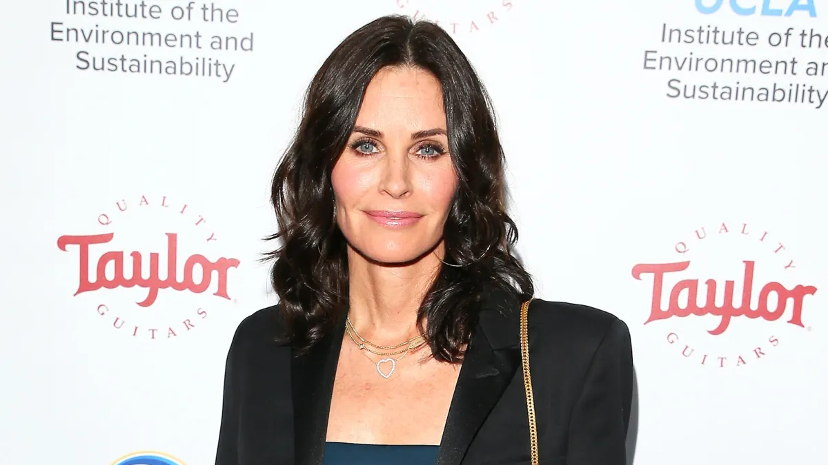 Courteney Cox Joins Instagram Friends Reunion