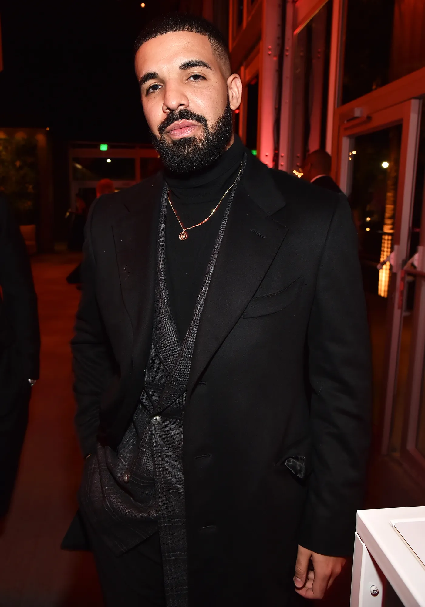 Drake Gives Two McDonalds Employees 100 Each