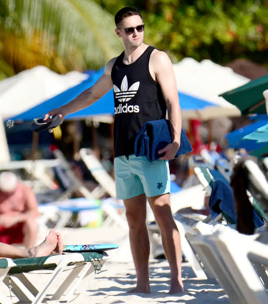 England-Cricket-Team-shirtless-barbados