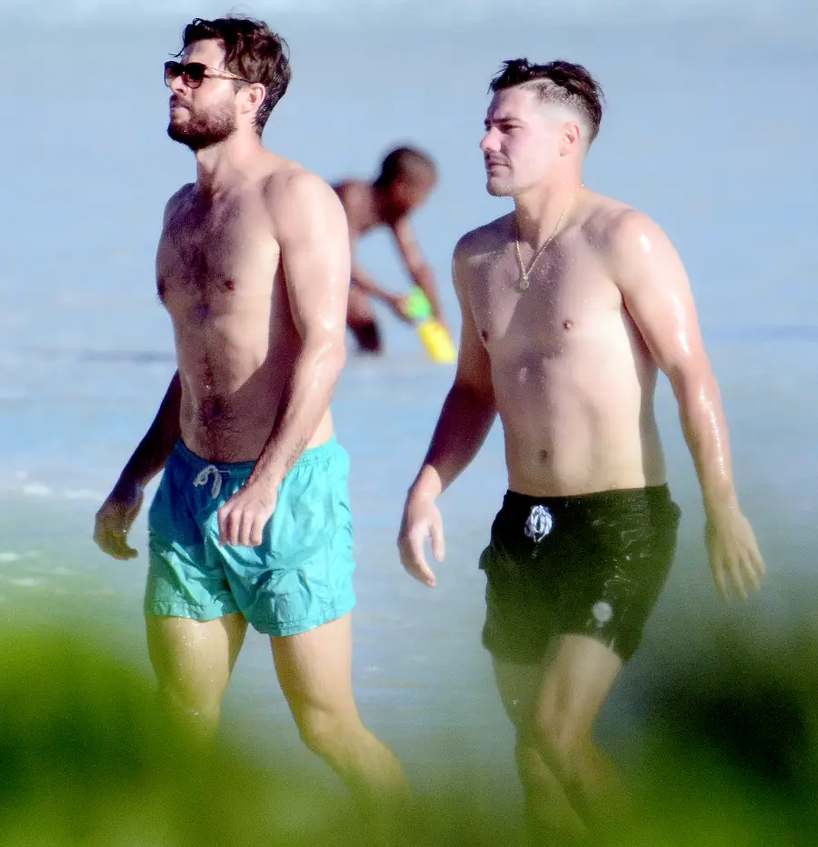 England-Cricket-Team-shirtless-barbados