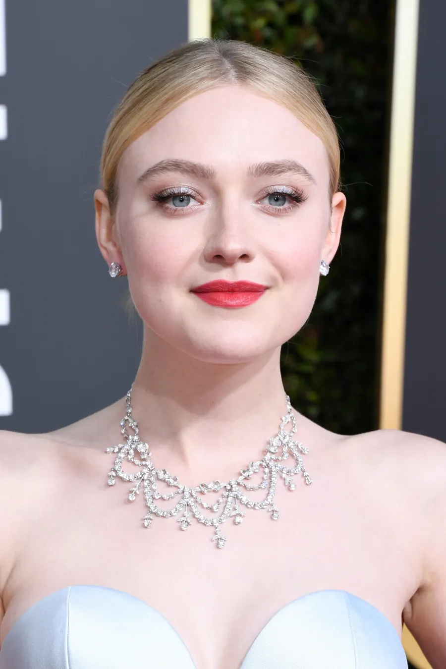 The Hottest Hair and Makeup on the 2019 Golden Globe Awards Red Carpet